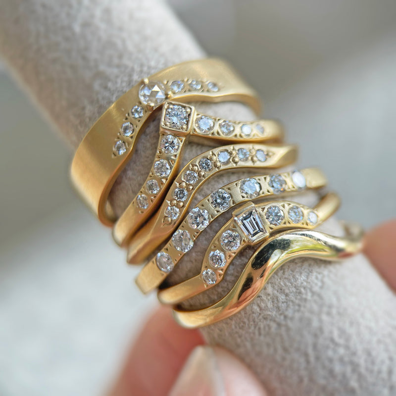 Pointed Athena Silhouette Band